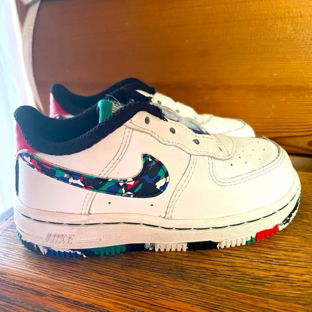 Nike 6c vintage “melted crayon” Nike Air Force size 6c toddler.